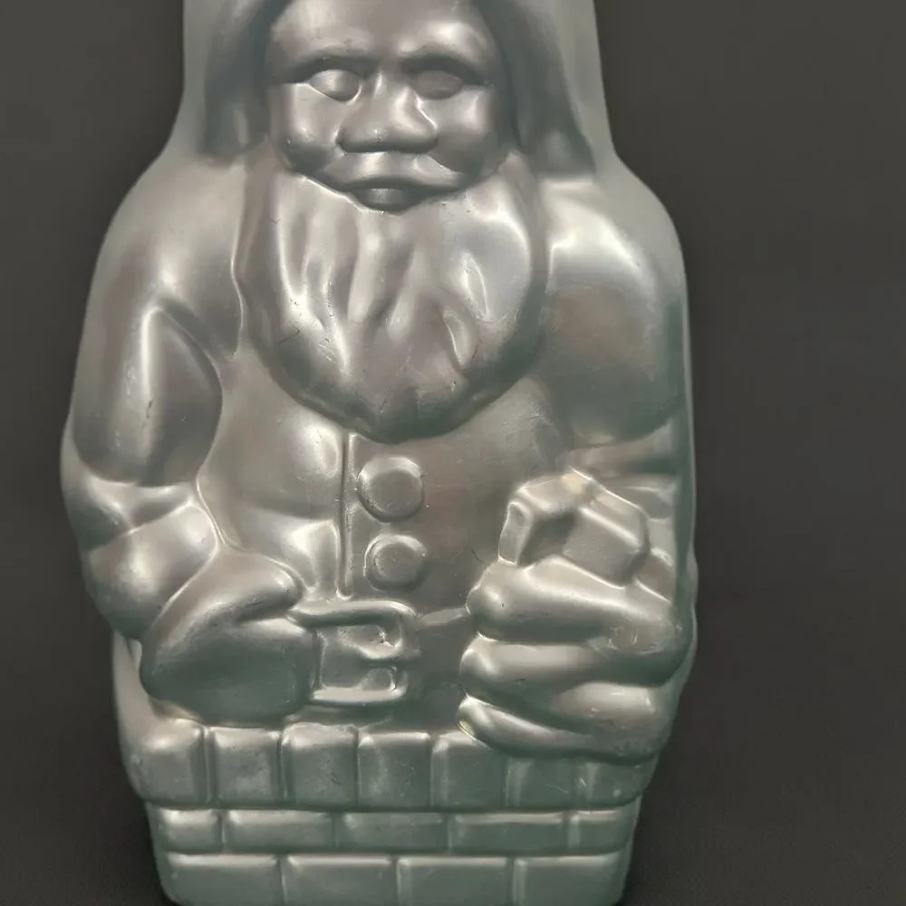 Vintage Aluminum 3D Santa-in-a-Chimney Cake Pan